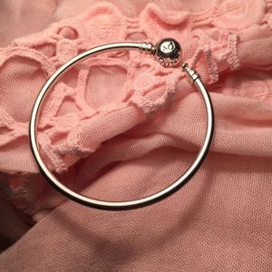 Pandora Classic Bracelet...